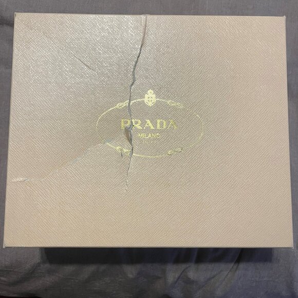 Prada heel - Picture 3 of 3